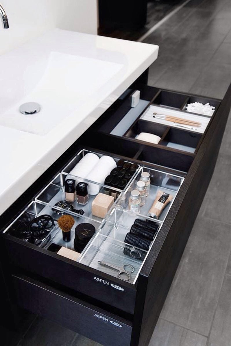 simple-makeup-organization-01