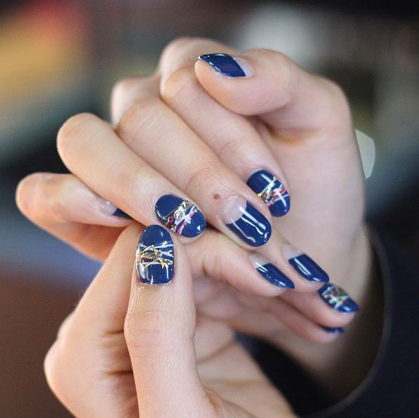 bracelet nails trend