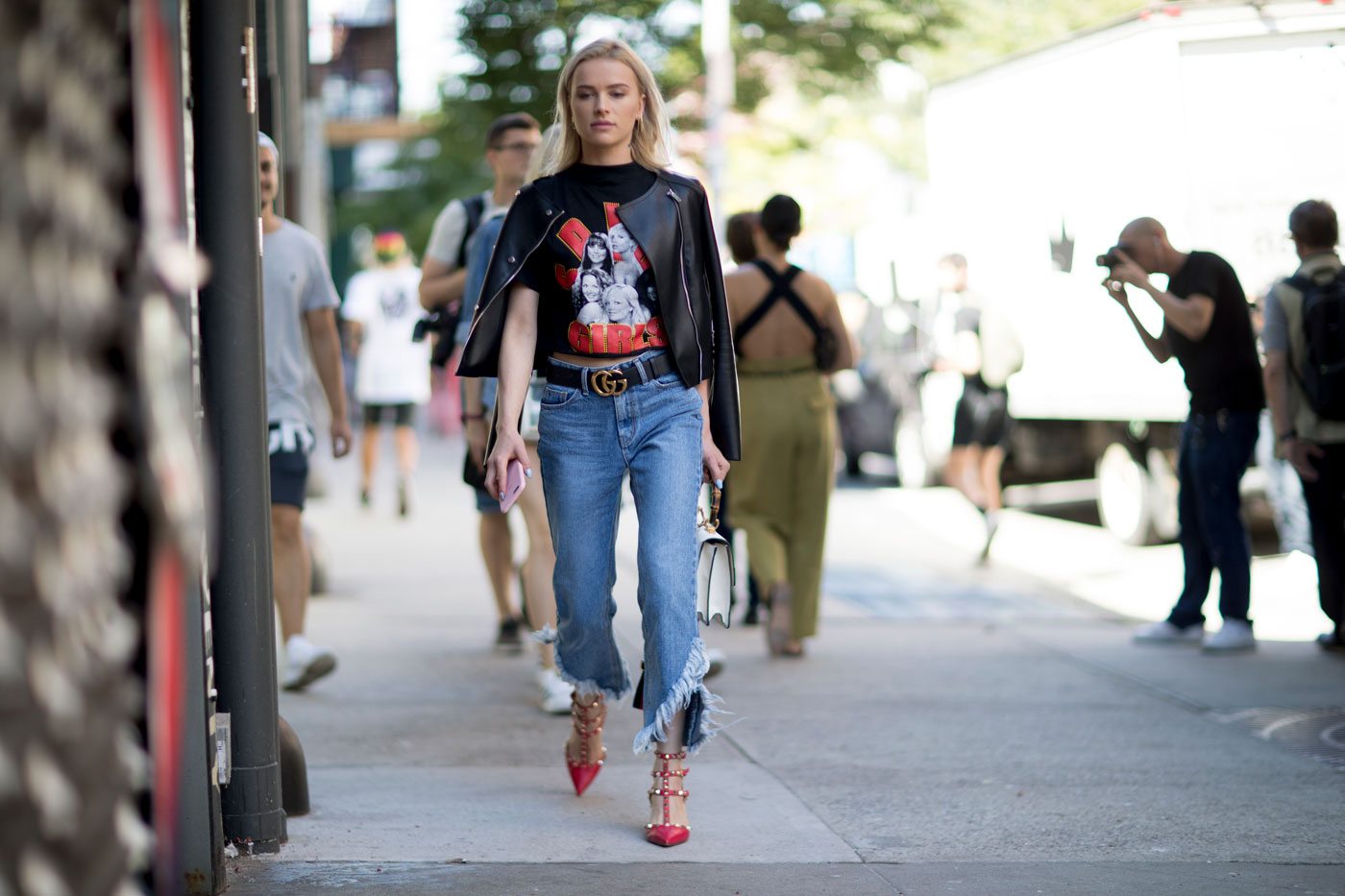 How To Wear A Graphic Tee