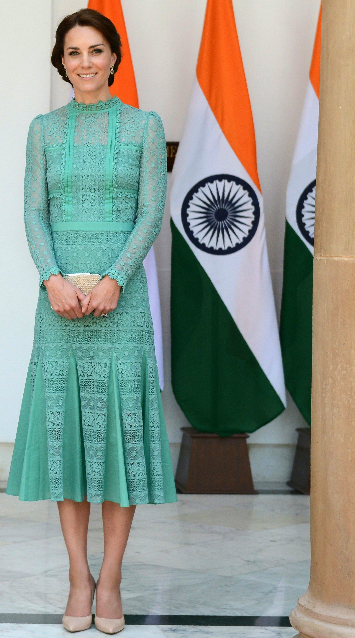 How to Wear the Colour Green Like Kate Middleton - FASHION Magazine