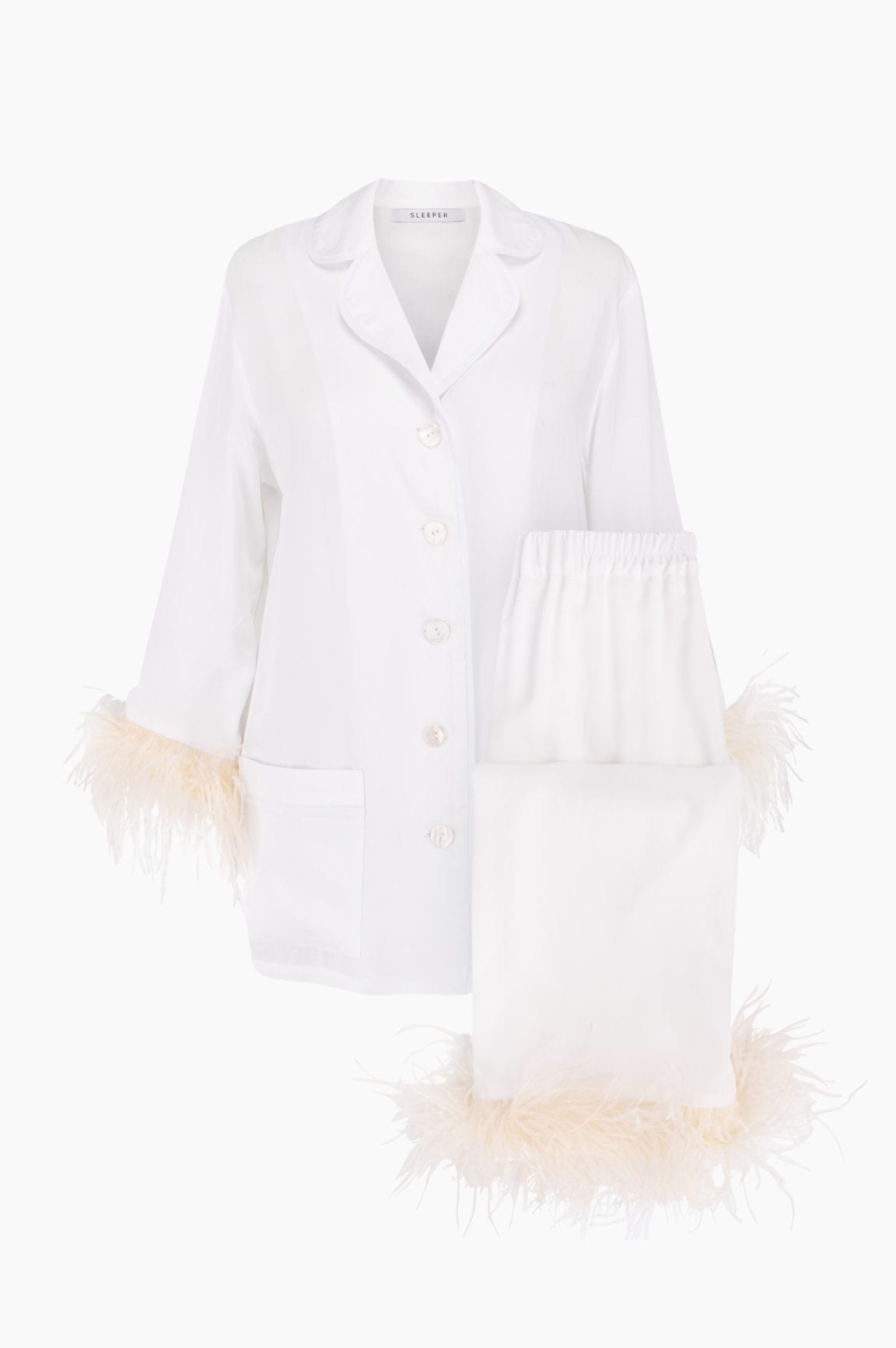 how to wear white feathers