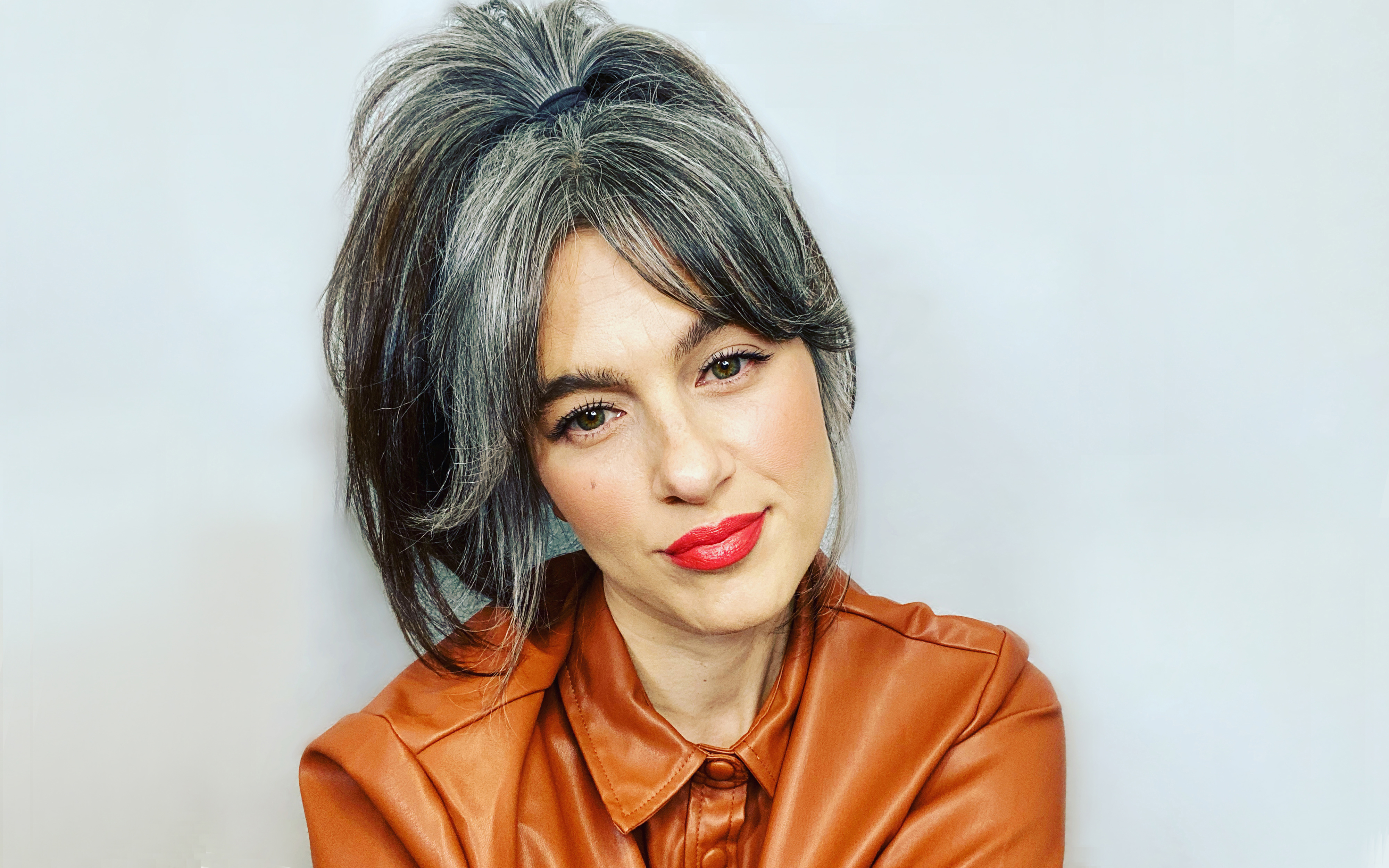 This Influencer Ditched Hair Dye And Embraced Her Silver Strands