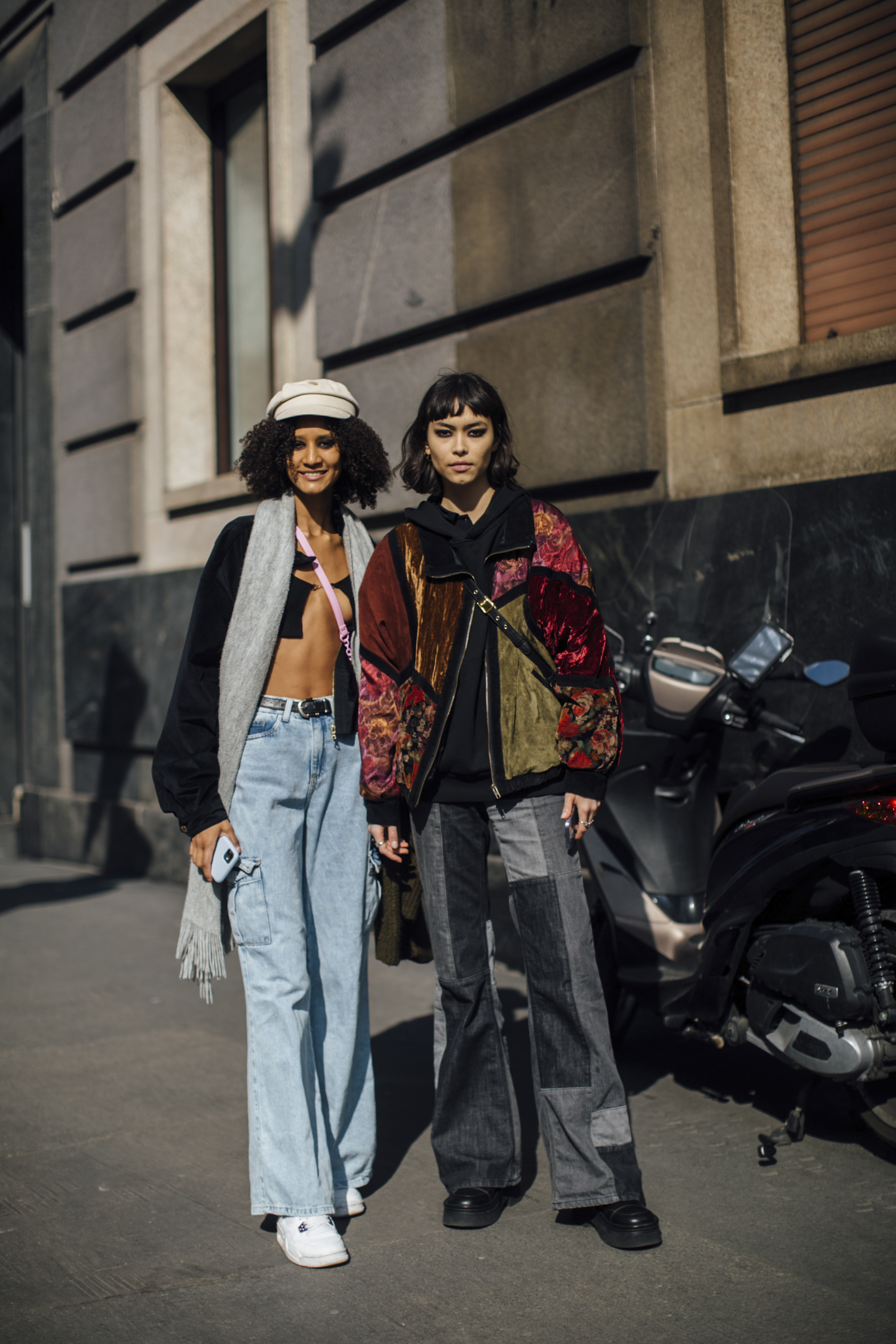 STREET コンテンポラリーファッション5 guest-wears-burgundy-long-