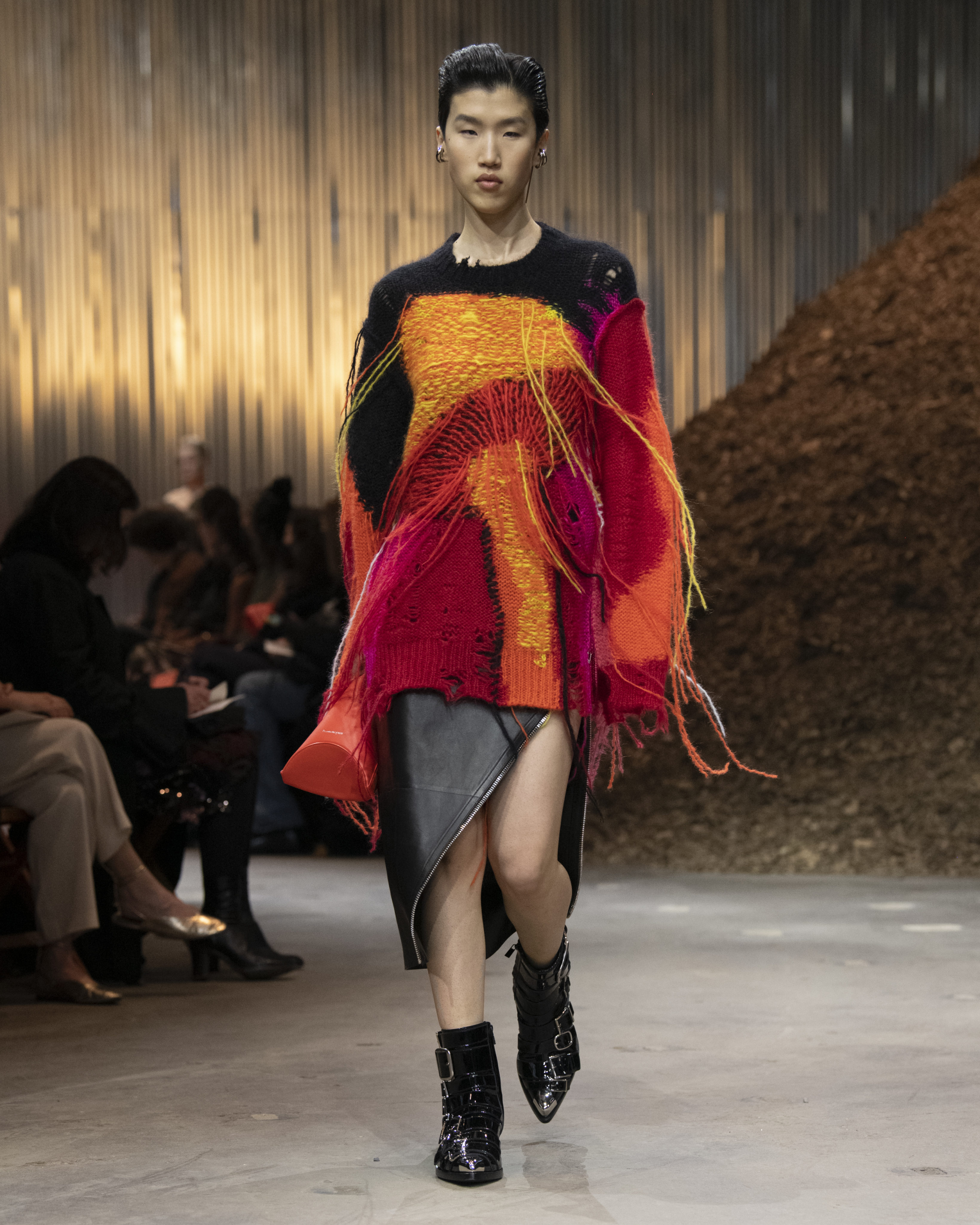 Alexander McQueen Debuts Fungi-Inspired Fall Runway Show - FASHION