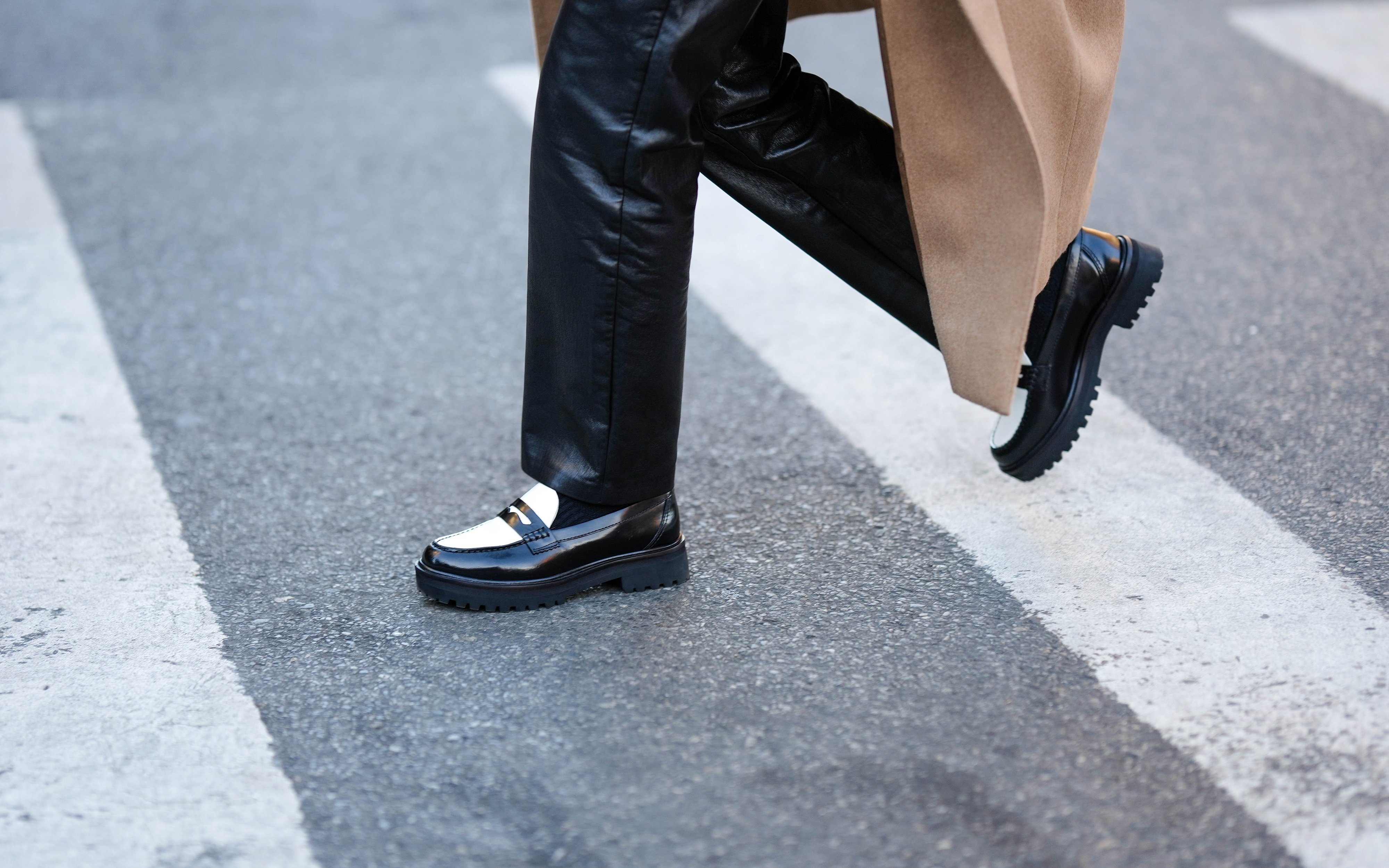 Women Loafers: 5 Cool Ways To Style Loafers This Fall  display picture 1