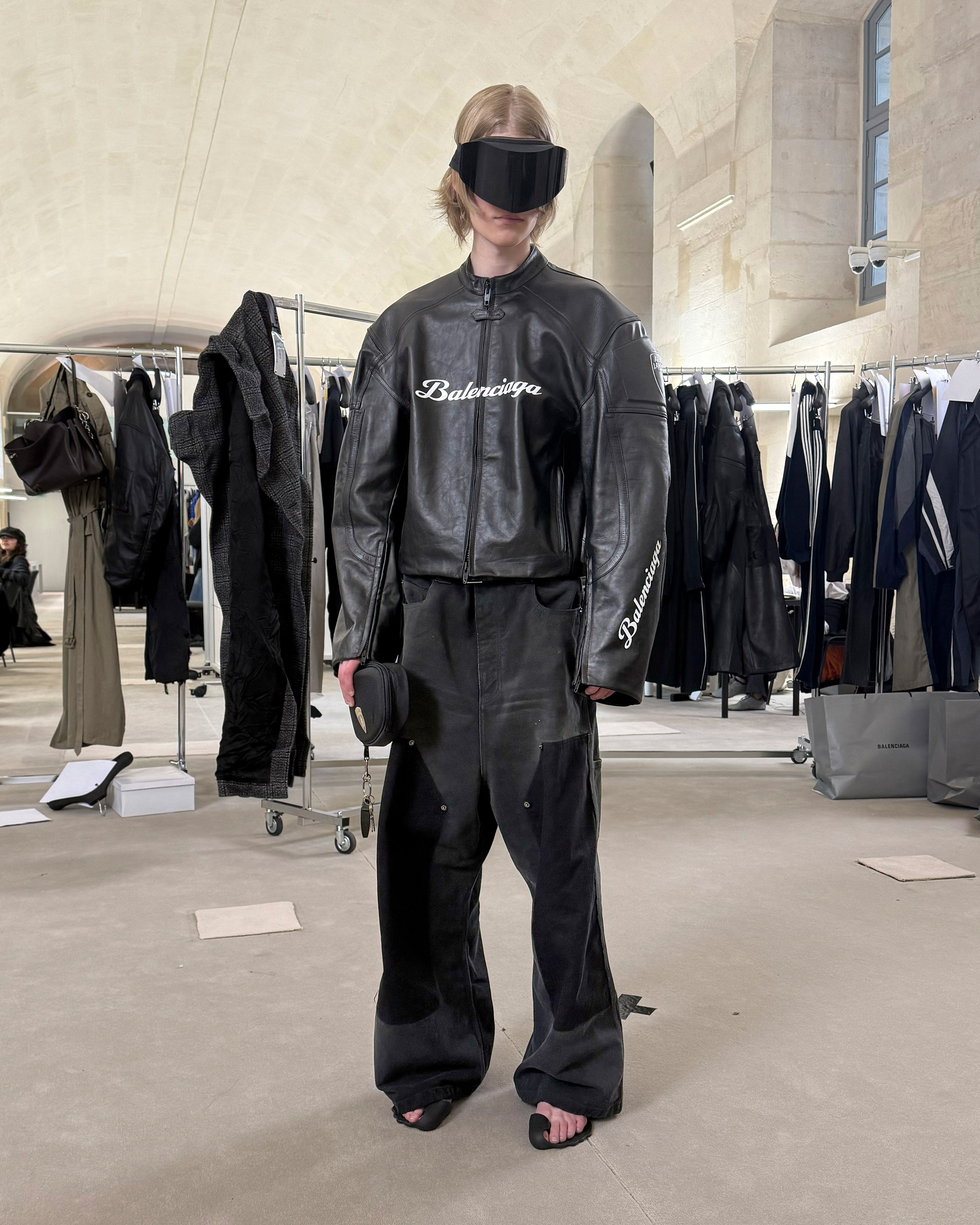 BALENCIAGA-FALL-25-LOOK-