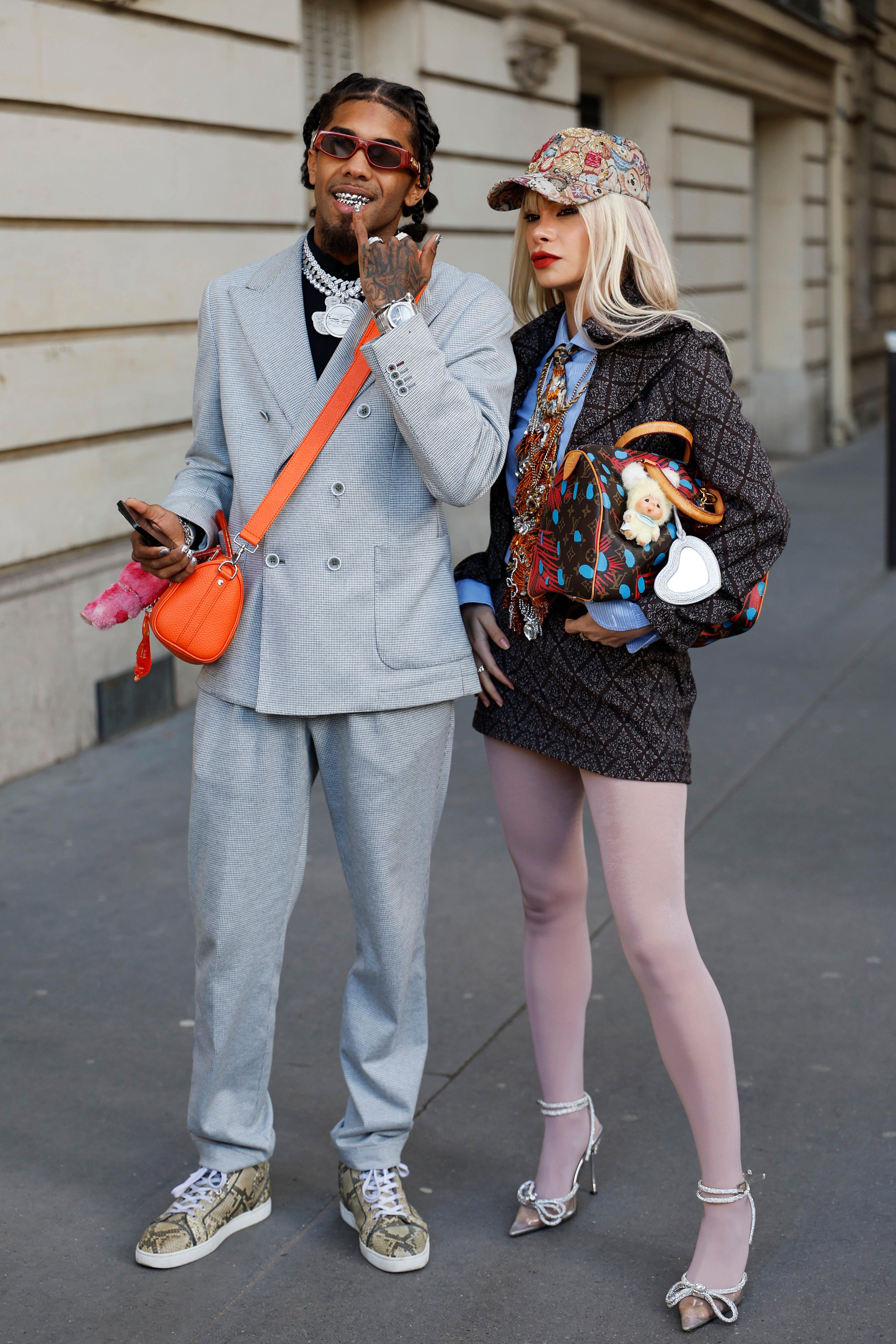Colored tights: Paris Street Style Spring Summer 2026