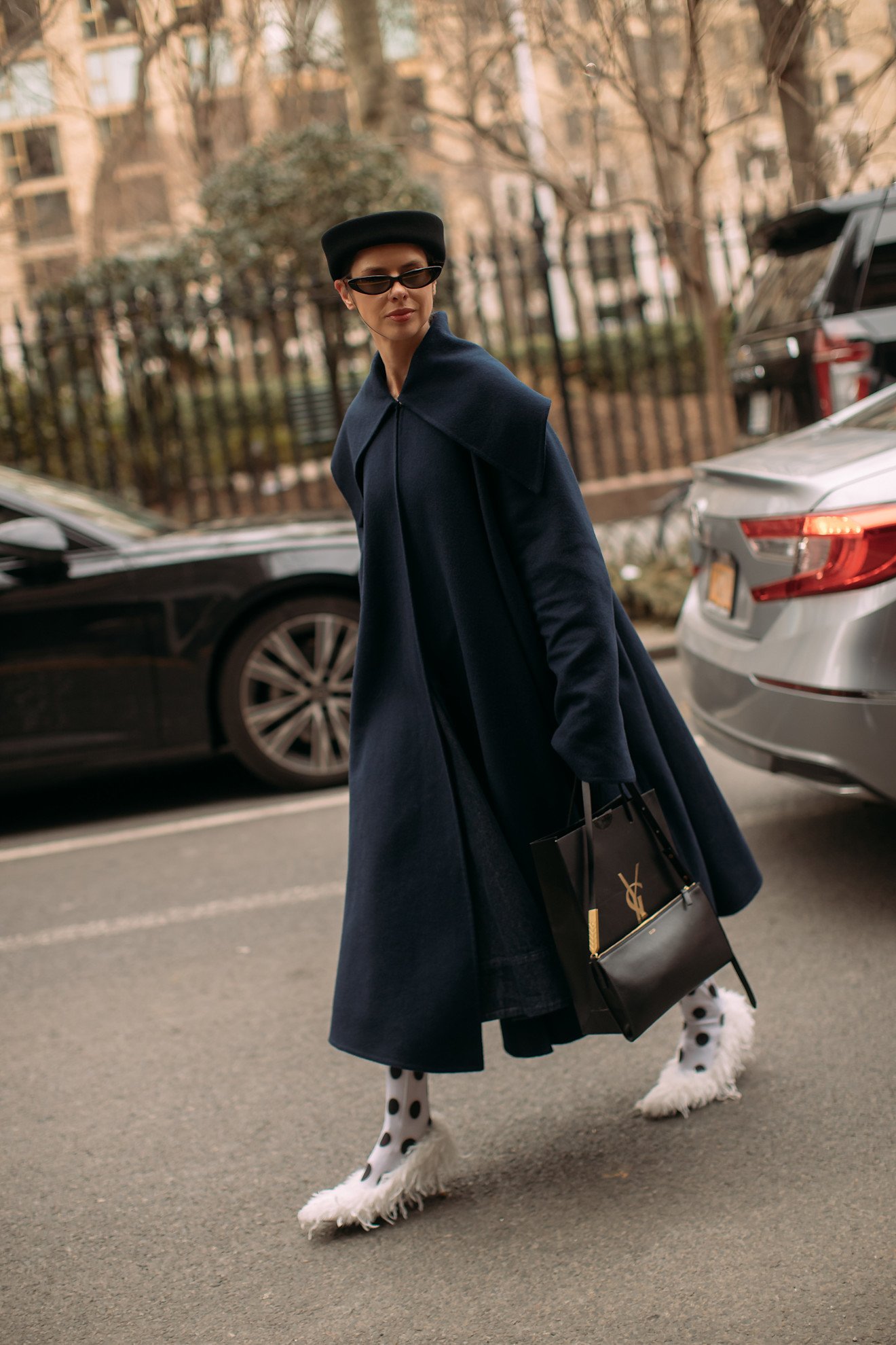 Trending sunglasses spring 2025: New York street style narrow glasses