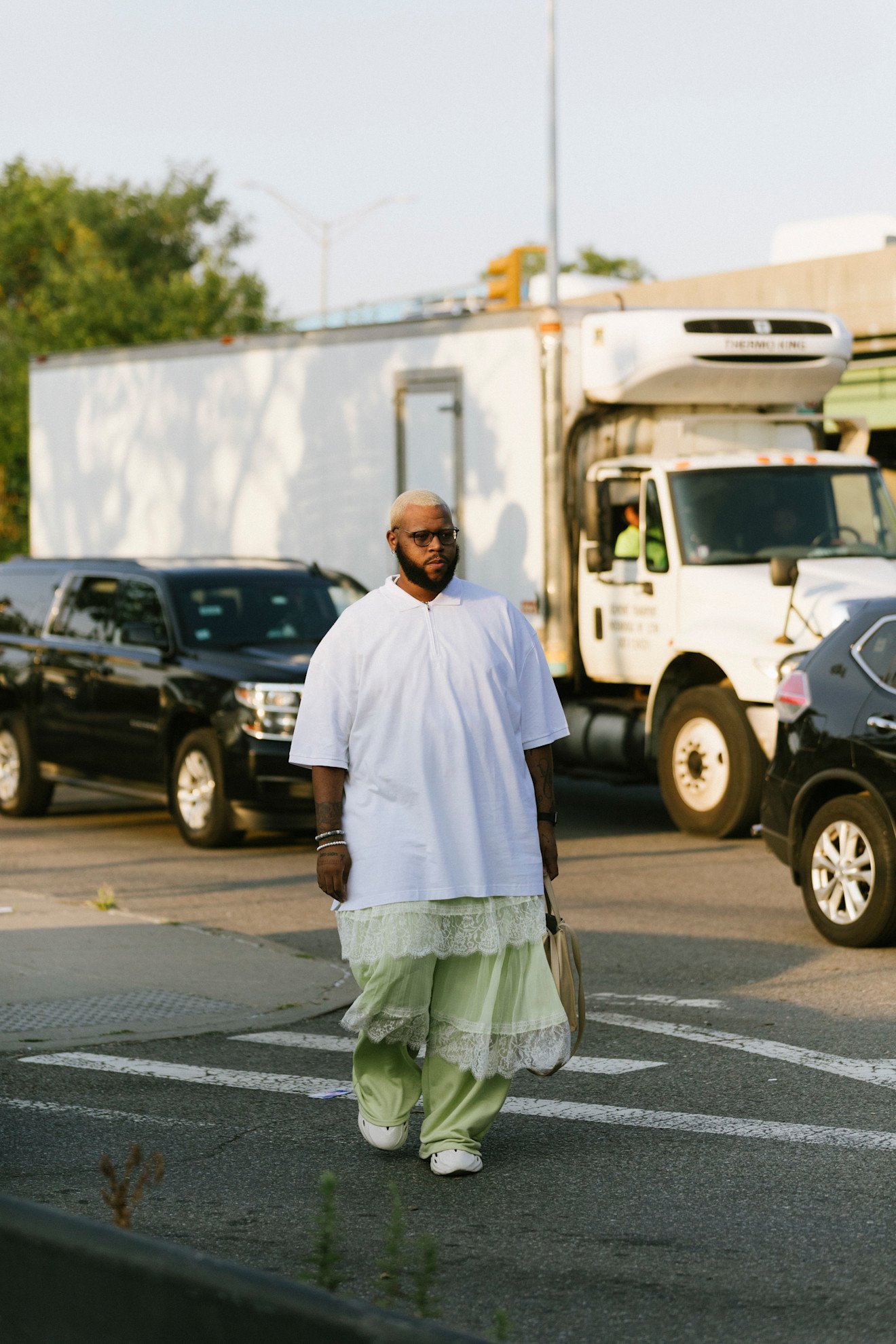 street style plain white t shirt