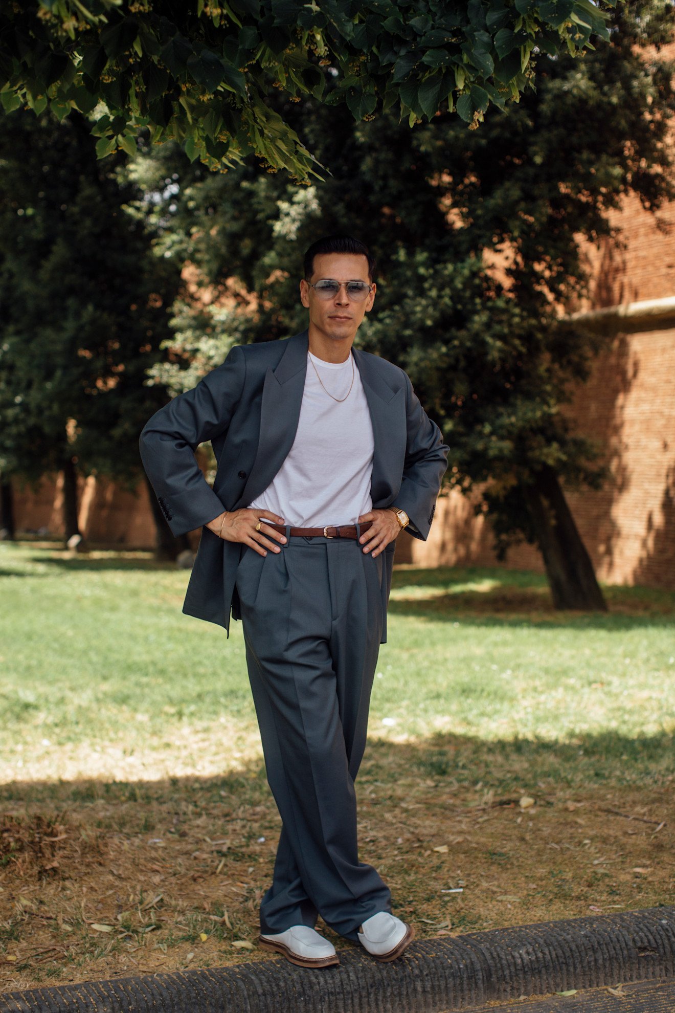 street style plain white t shirt