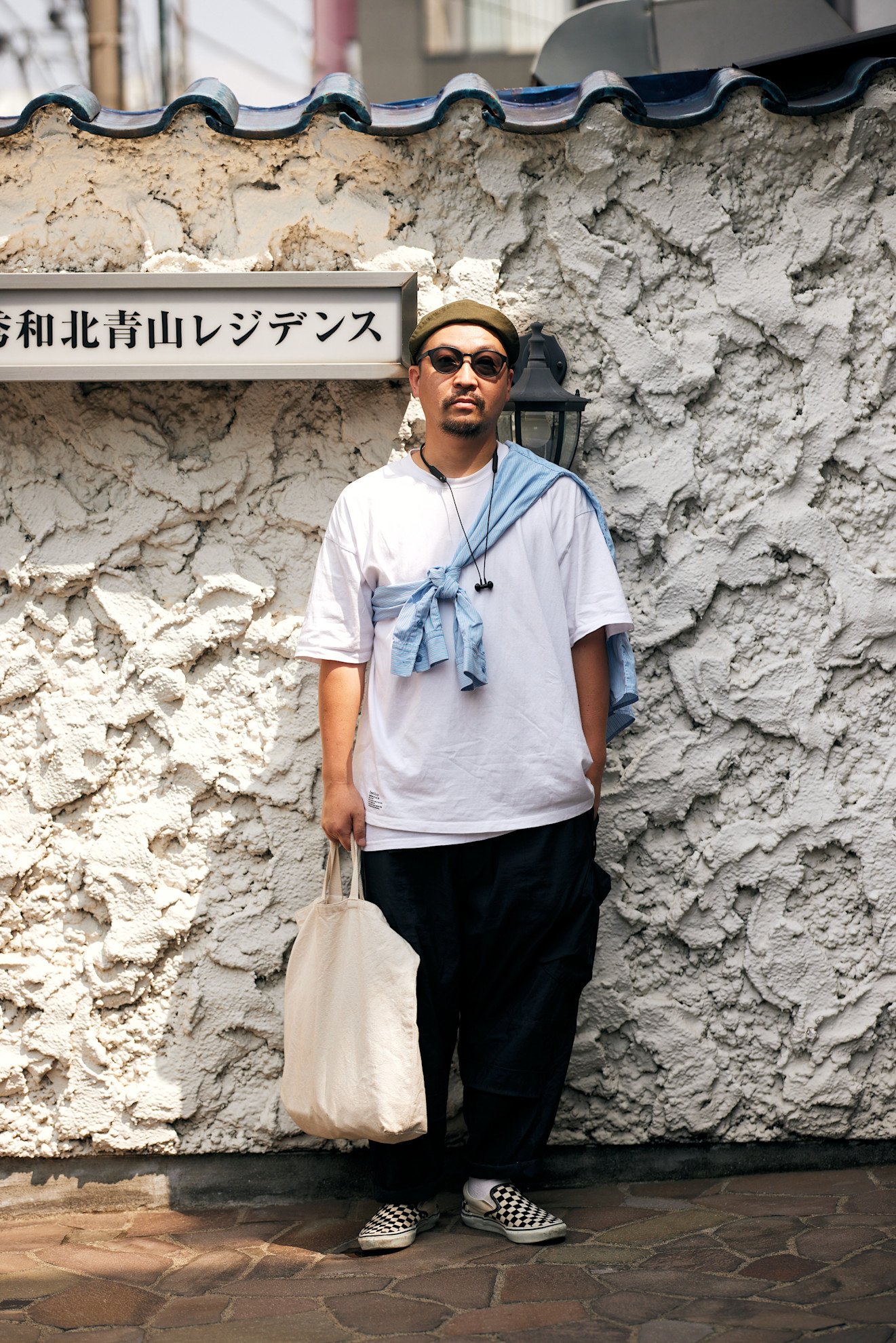 street style plain white t shirt