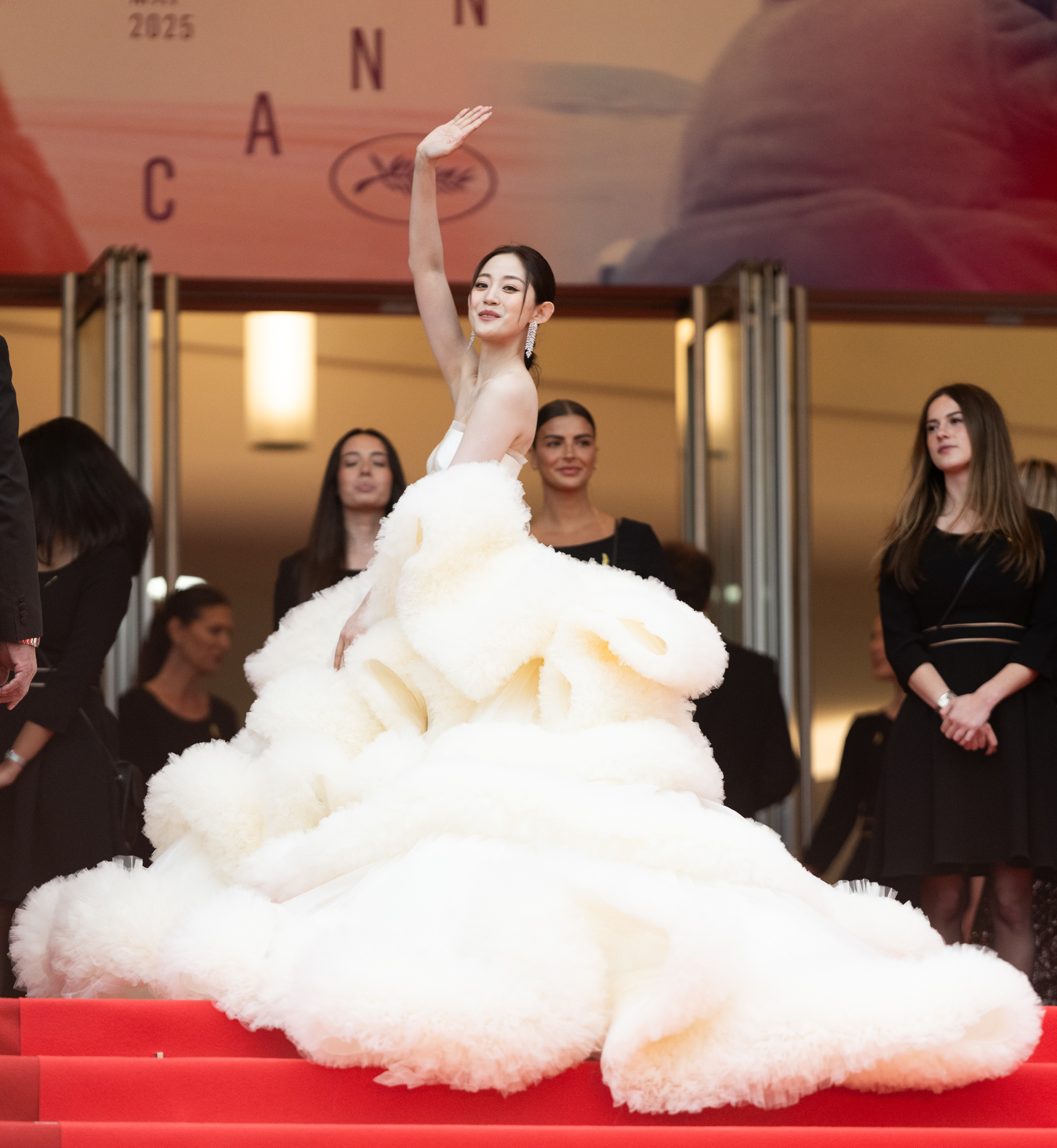 Cannes festival dress code wan qianhui