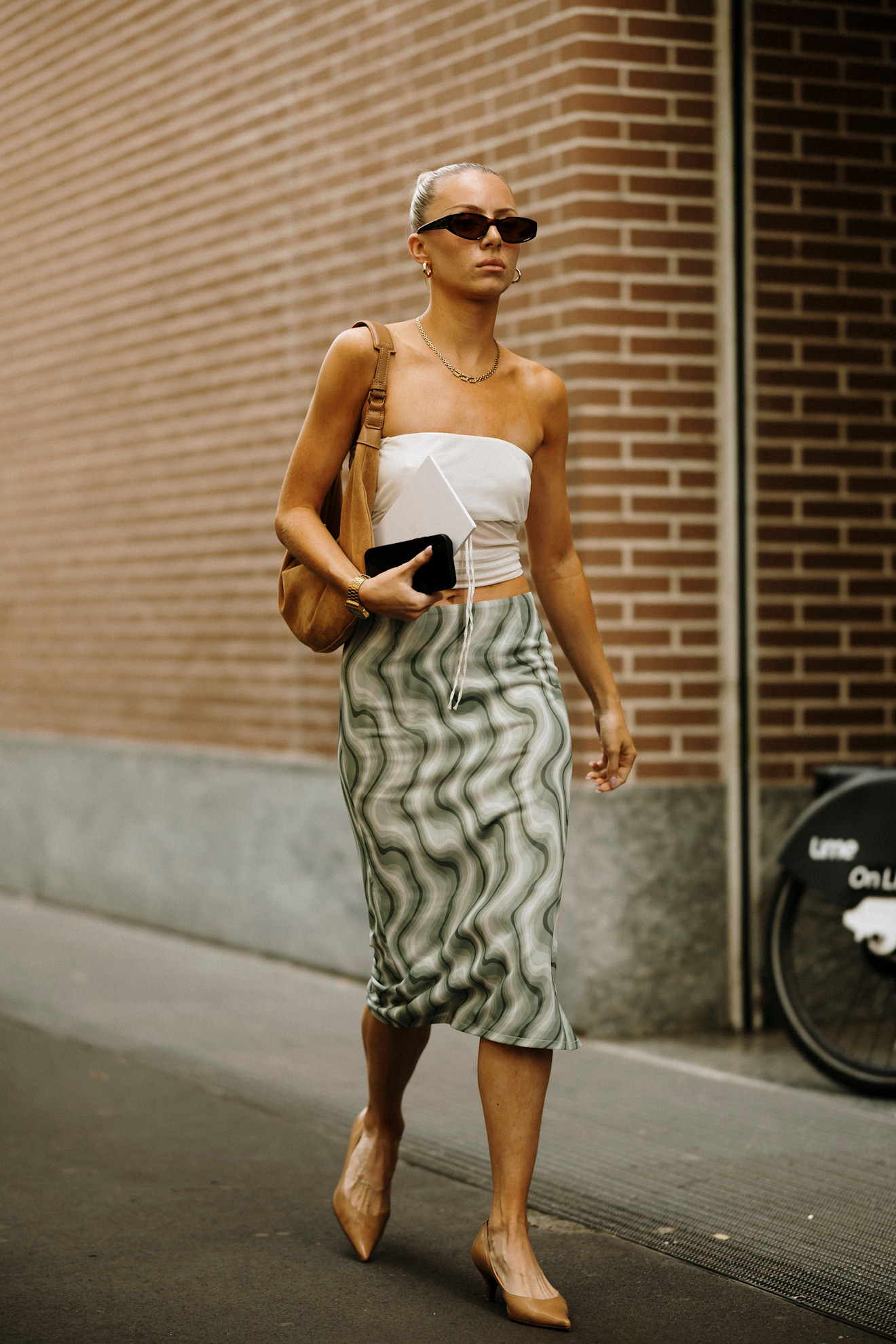 milan tube top street style
