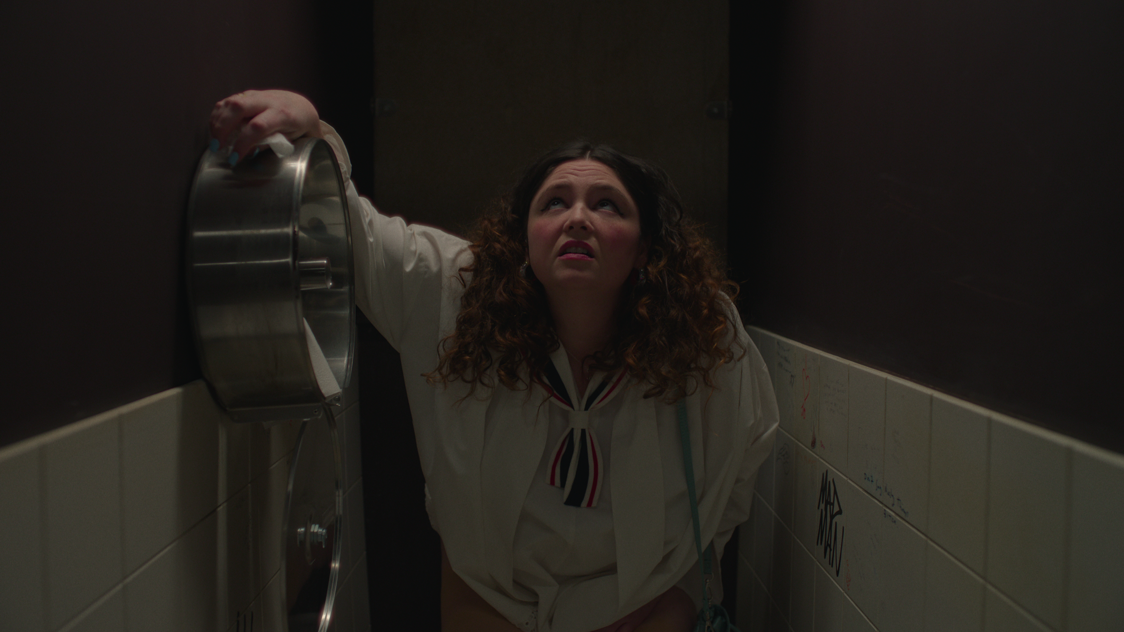 Megan Stalter in Too Much Netflix Episode 5