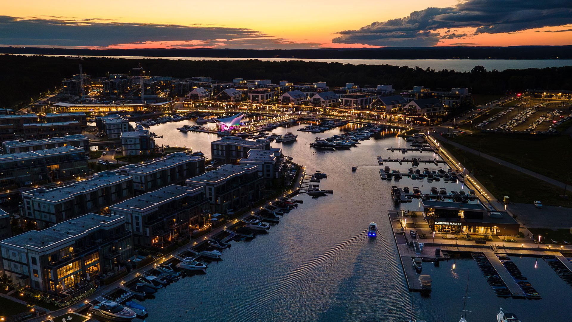 Friday Harbour, Innisfil Ontario: Lake Simcoe Marina