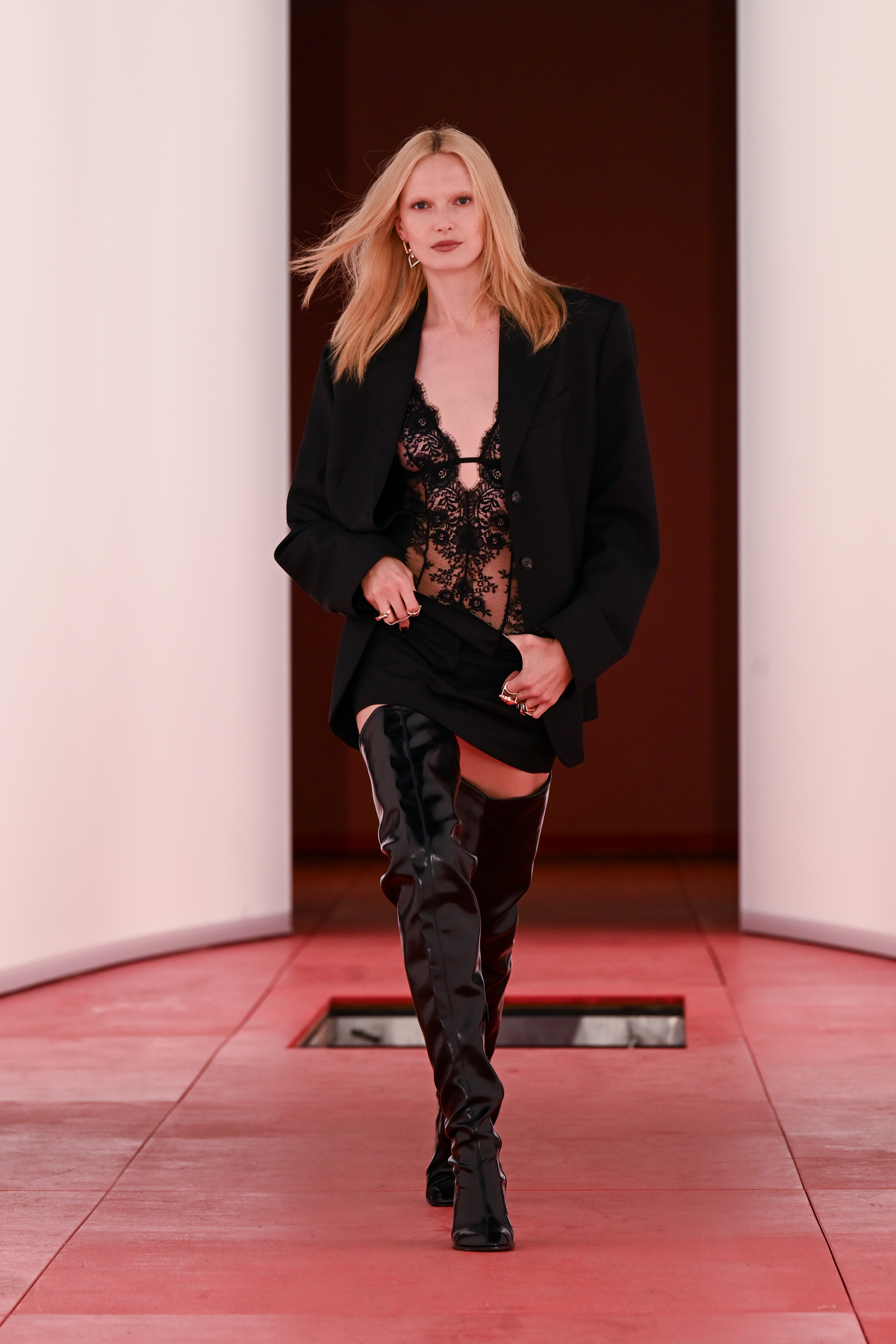 Alex Consani h&m show london fashion week