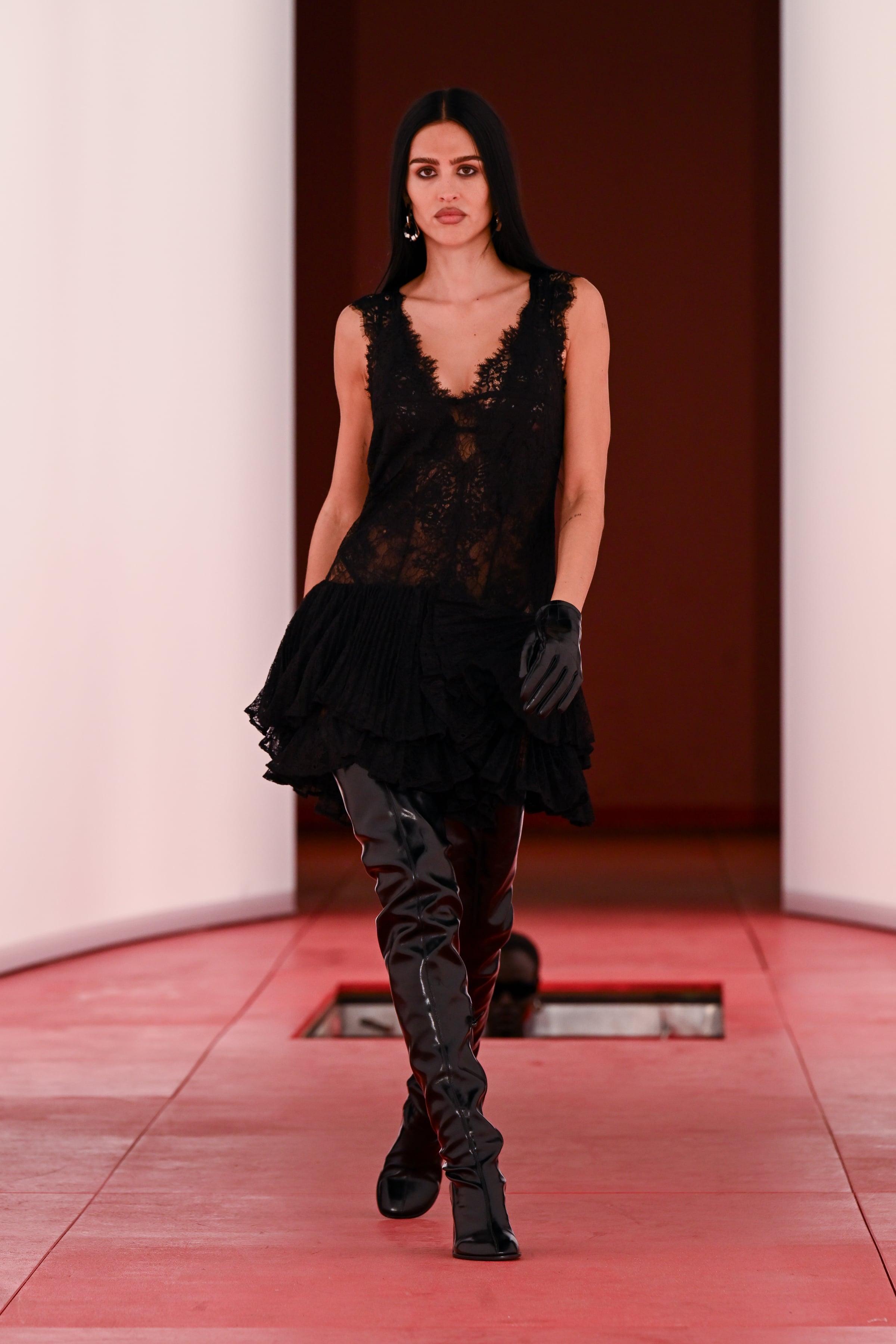 Amelia Gray Hamlin h&m london fashion week show