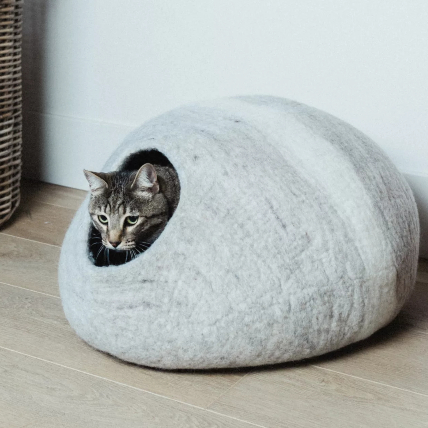 Anthropologie Mau Pet Horizon Cat Cave 