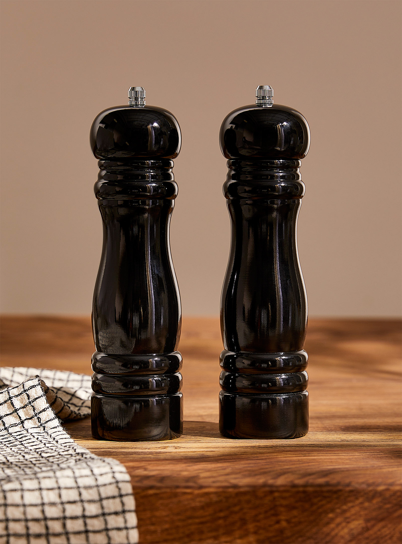best host gifts, unique hostess gifts: maison simons pepper mill