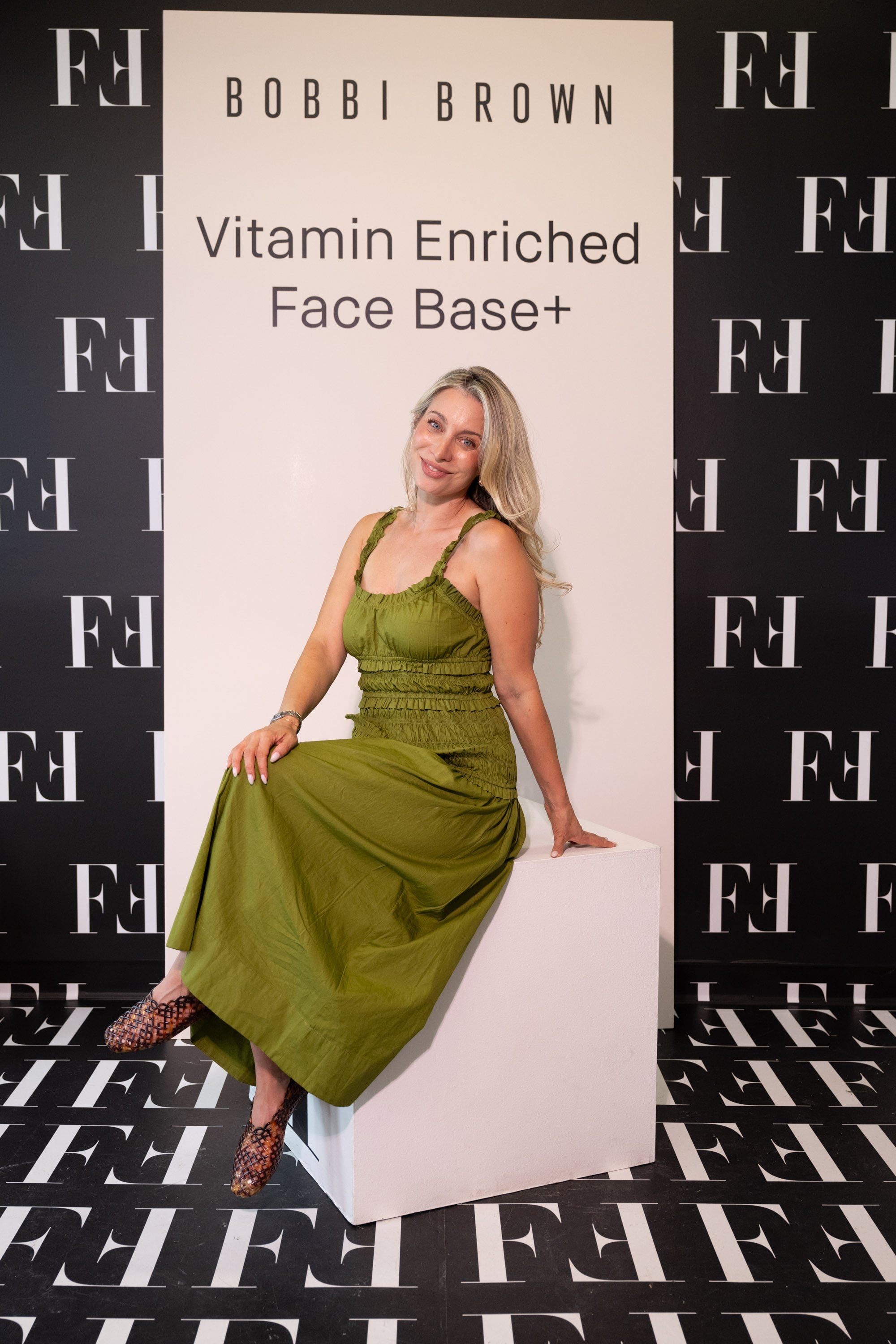 FASHION x Bobbi Brown Celebrate an Icon